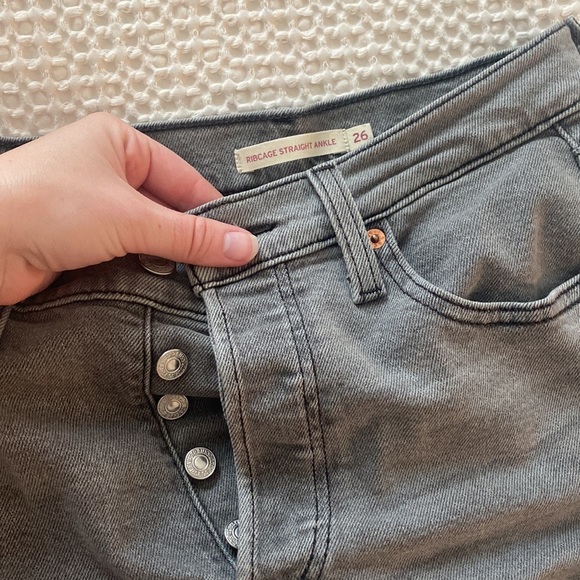 LEVI jeans - Picture 3 of 3